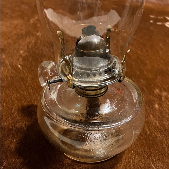 ANTIQUE CLEAR GLASS FINGER OIL LAMP WITH P&A BURNER - Picture 5 of 10